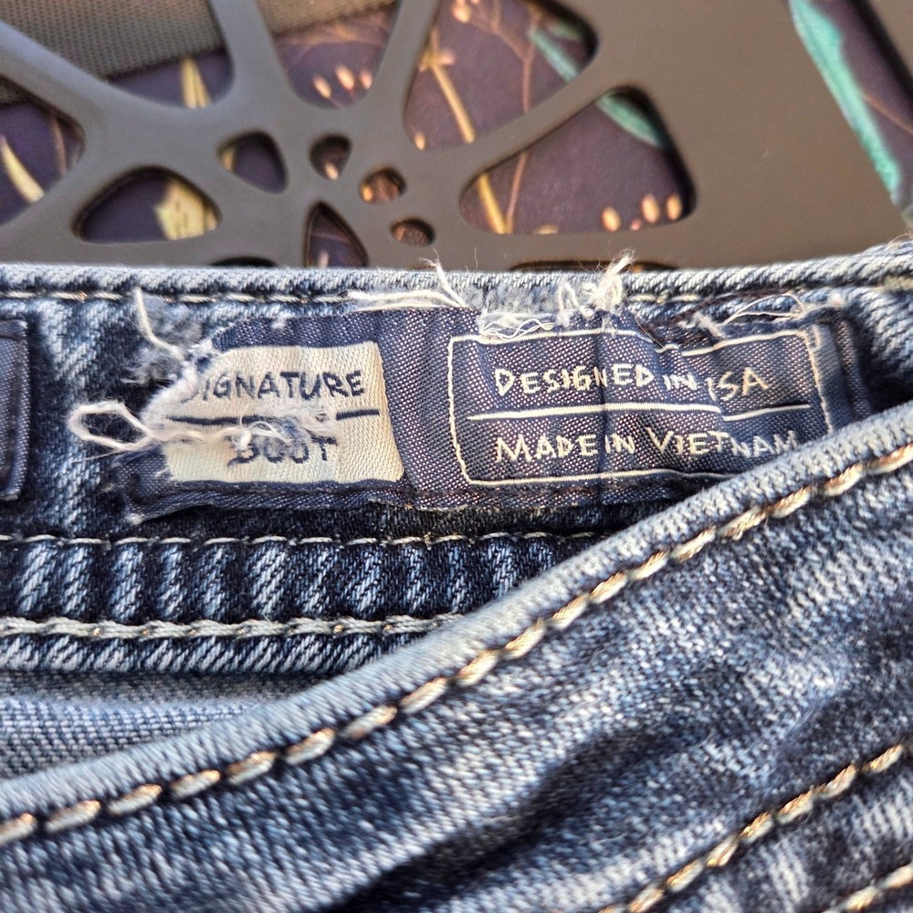 Miss Me Bootcut Jeans Distressed Embellished Y2K Western Glam Size 29 - Picture 9 of 11